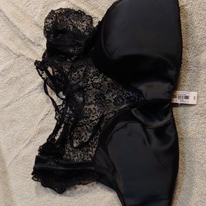 Very pretty Victoria's Secret Dream Angels high neck bra.